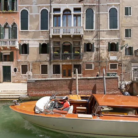 Palazzo San Firmino residenza storica all Suite Canal View-3