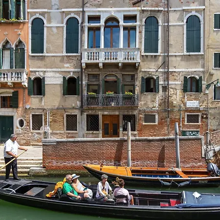 Palazzo San Firmino residenza storica all Suite Canal View-2